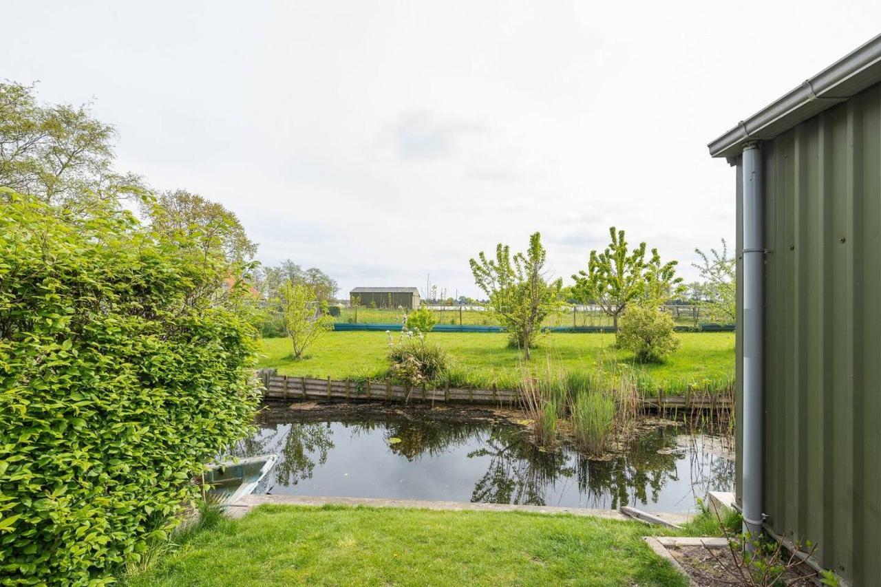 Private Characteristic Farmhouse Near The Lake Andijk Bagian luar foto