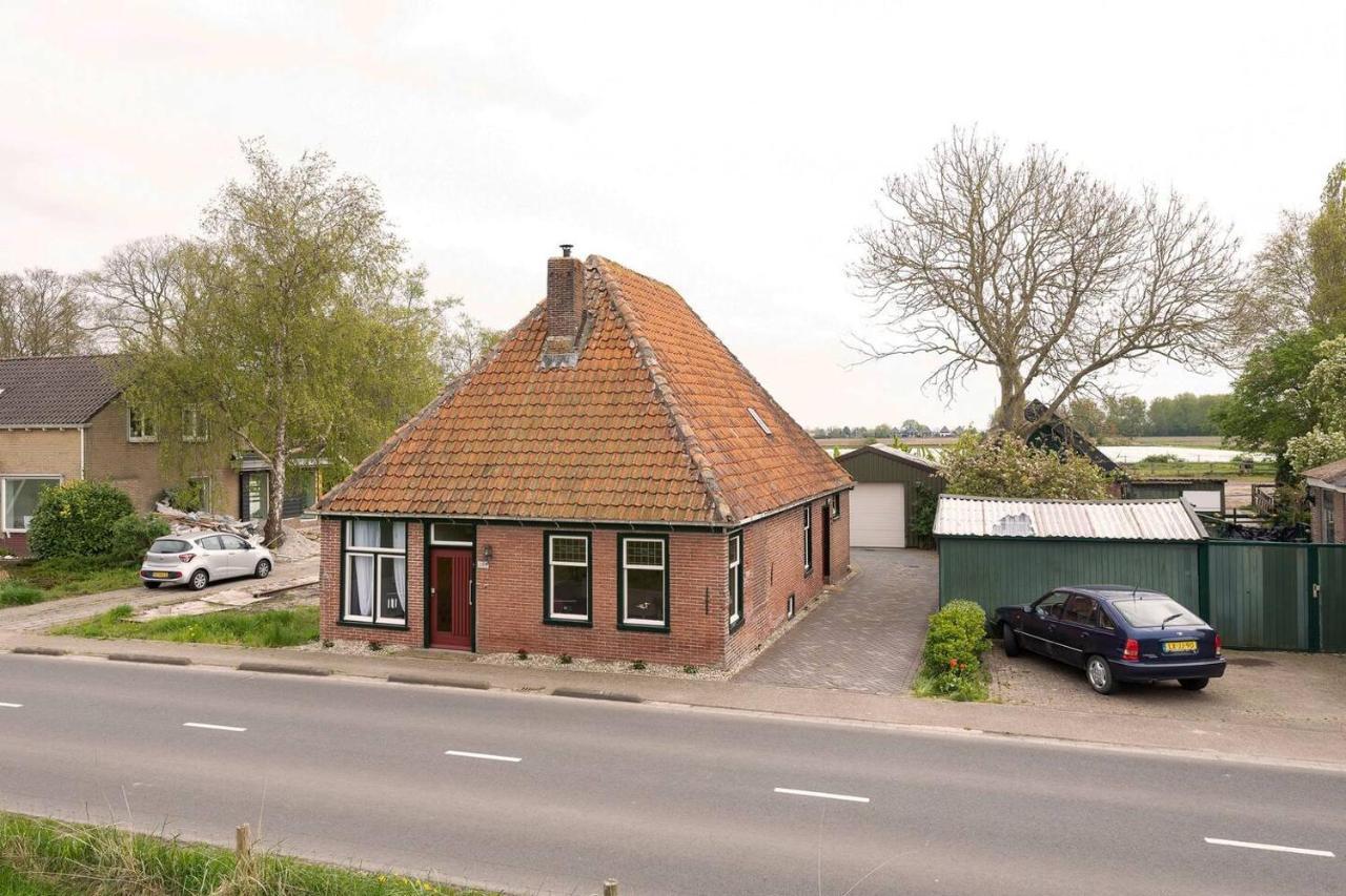 Private Characteristic Farmhouse Near The Lake Andijk Bagian luar foto
